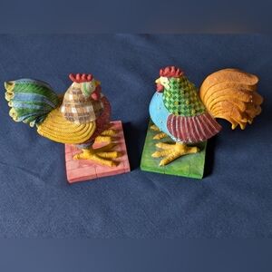 Patch look Resin Rooster Statue Set - approx 7" Tall - By Dolgencorp, Inc.